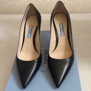 SOLD********Authentic 100% Prada black pump